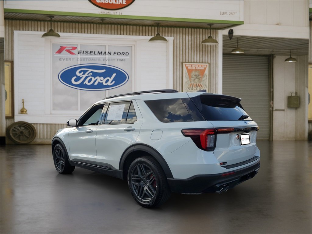 Certified 2025 Ford Explorer ST image 3