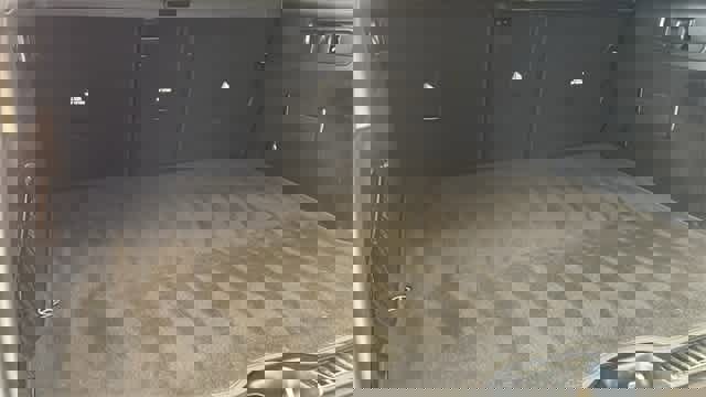 Used 2025 Mercedes-Benz GLC 300 4MATIC image 74