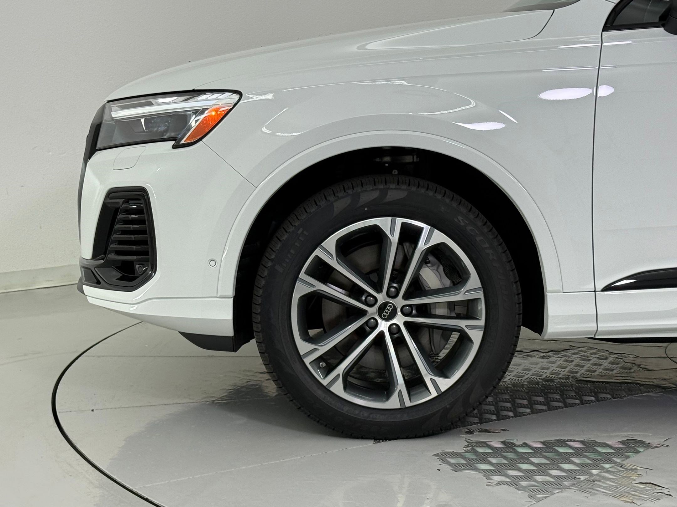 New 2026 Audi Q7 3.0T Premium w/ Convenience Plus Package AWD/4WD image 23