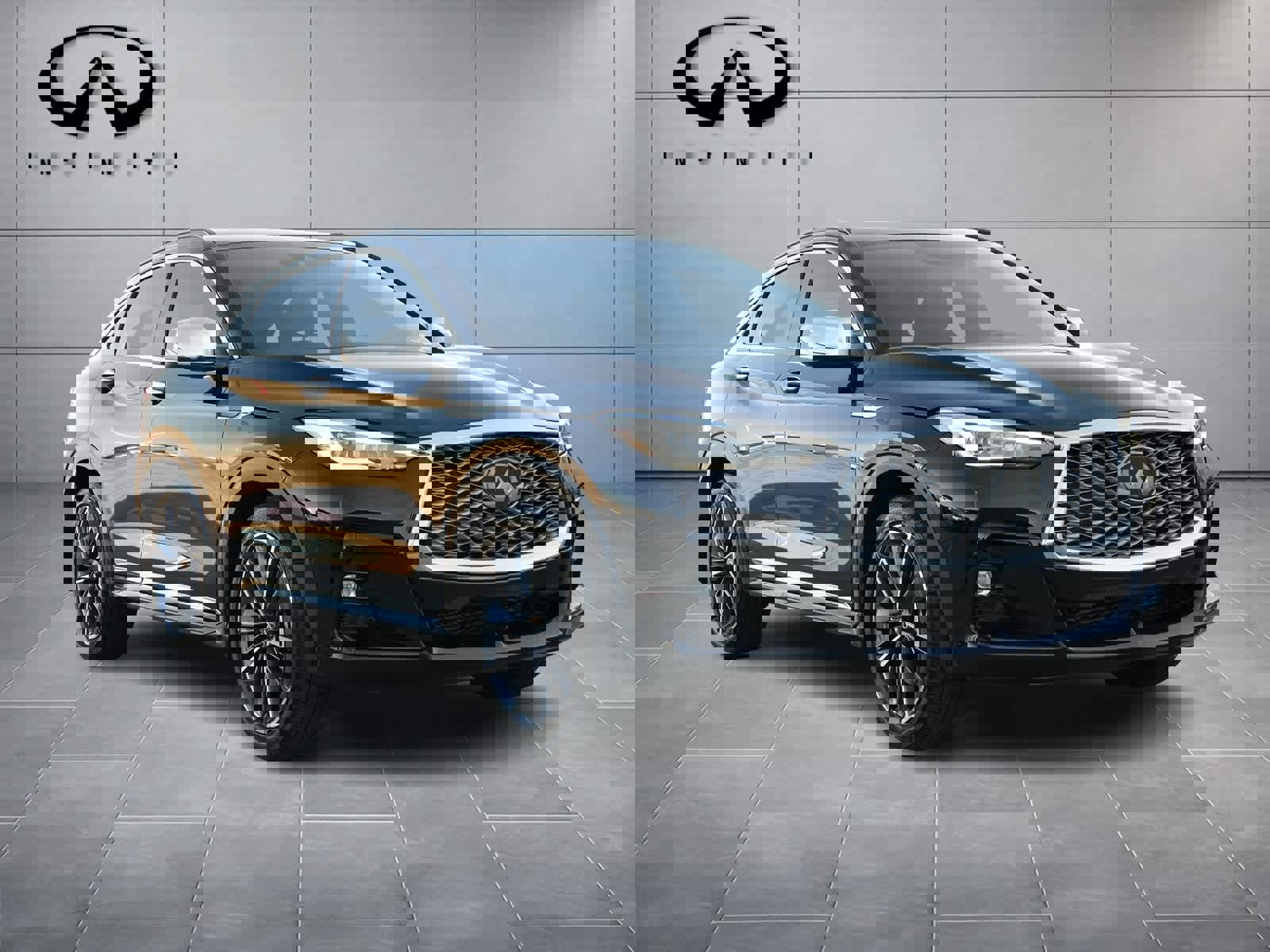 Used 2024 INFINITI QX55 Essential w/ Accent Package image 3