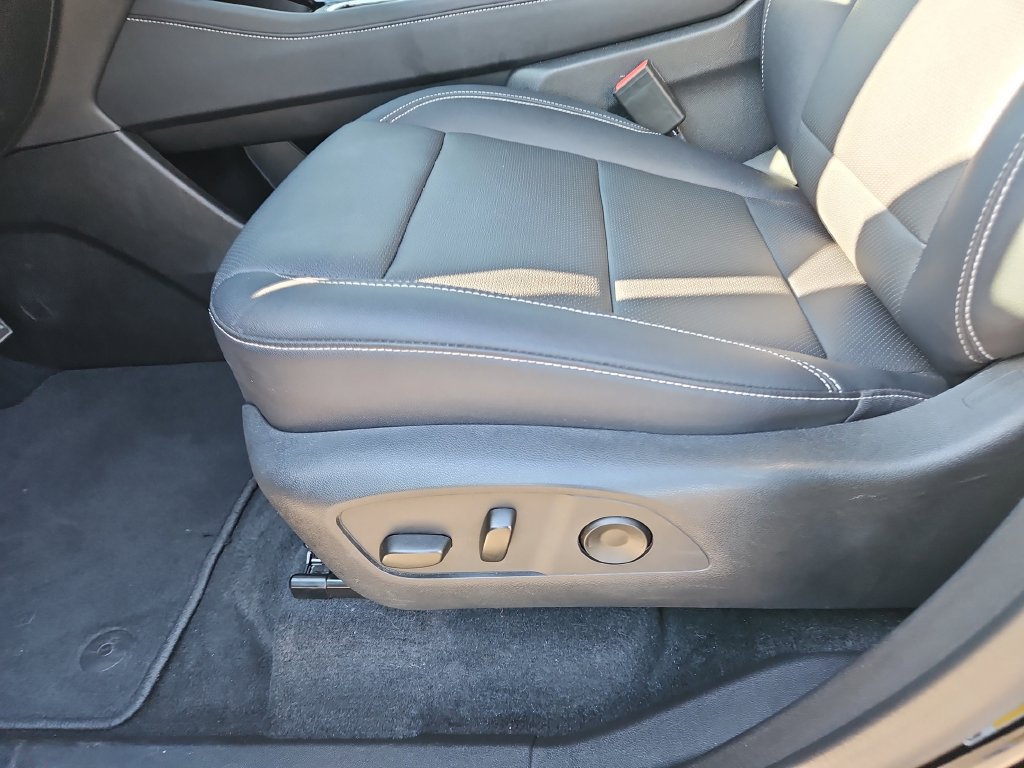Used 2026 Chevrolet Traverse LT FWD image 19
