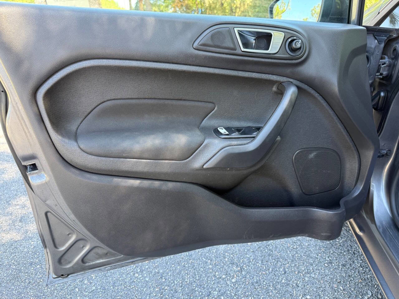 Used 2014 Ford Fiesta SE image 45