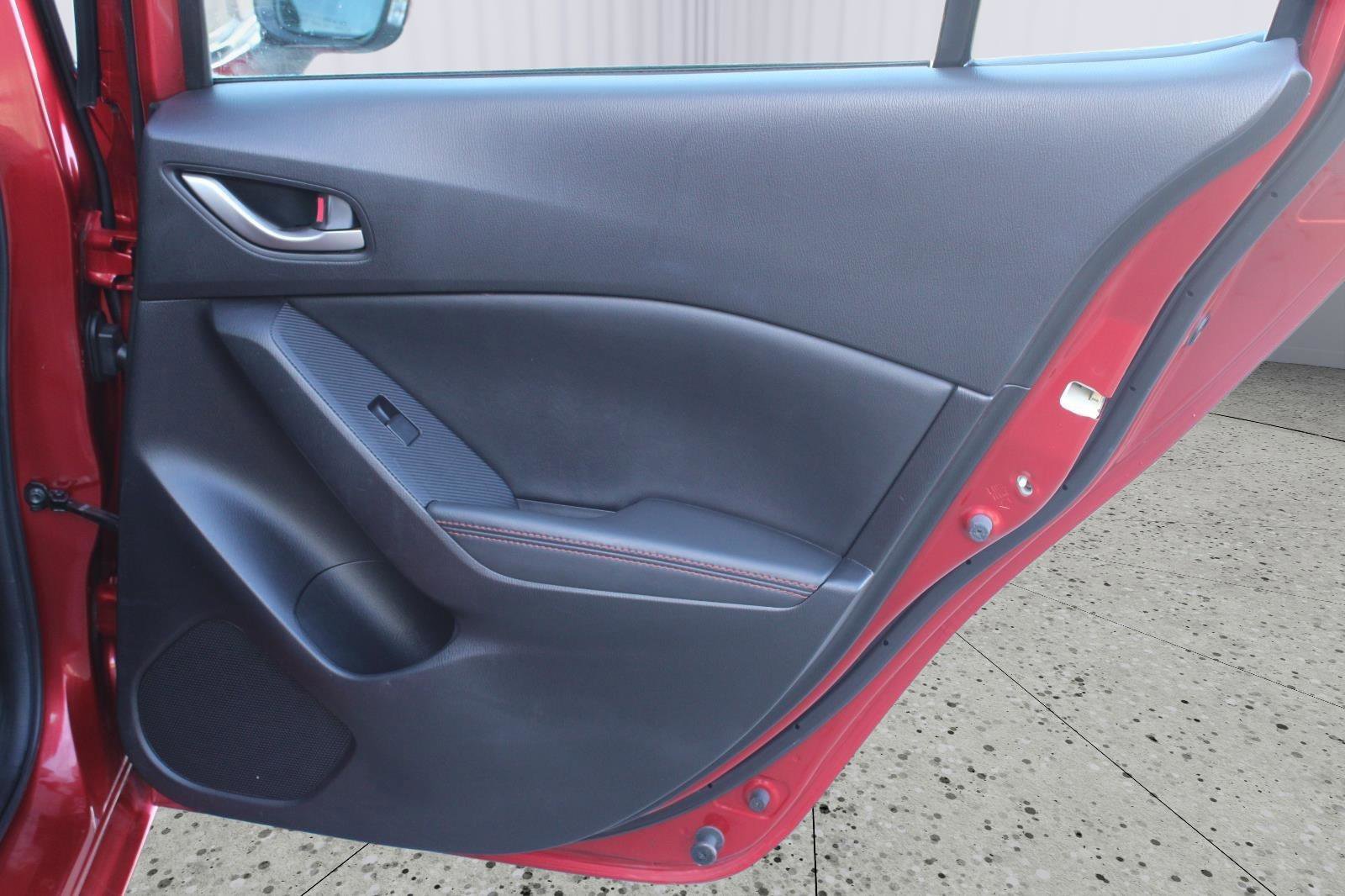 Used 2015 MAZDA MAZDA3 i Grand Touring image 36