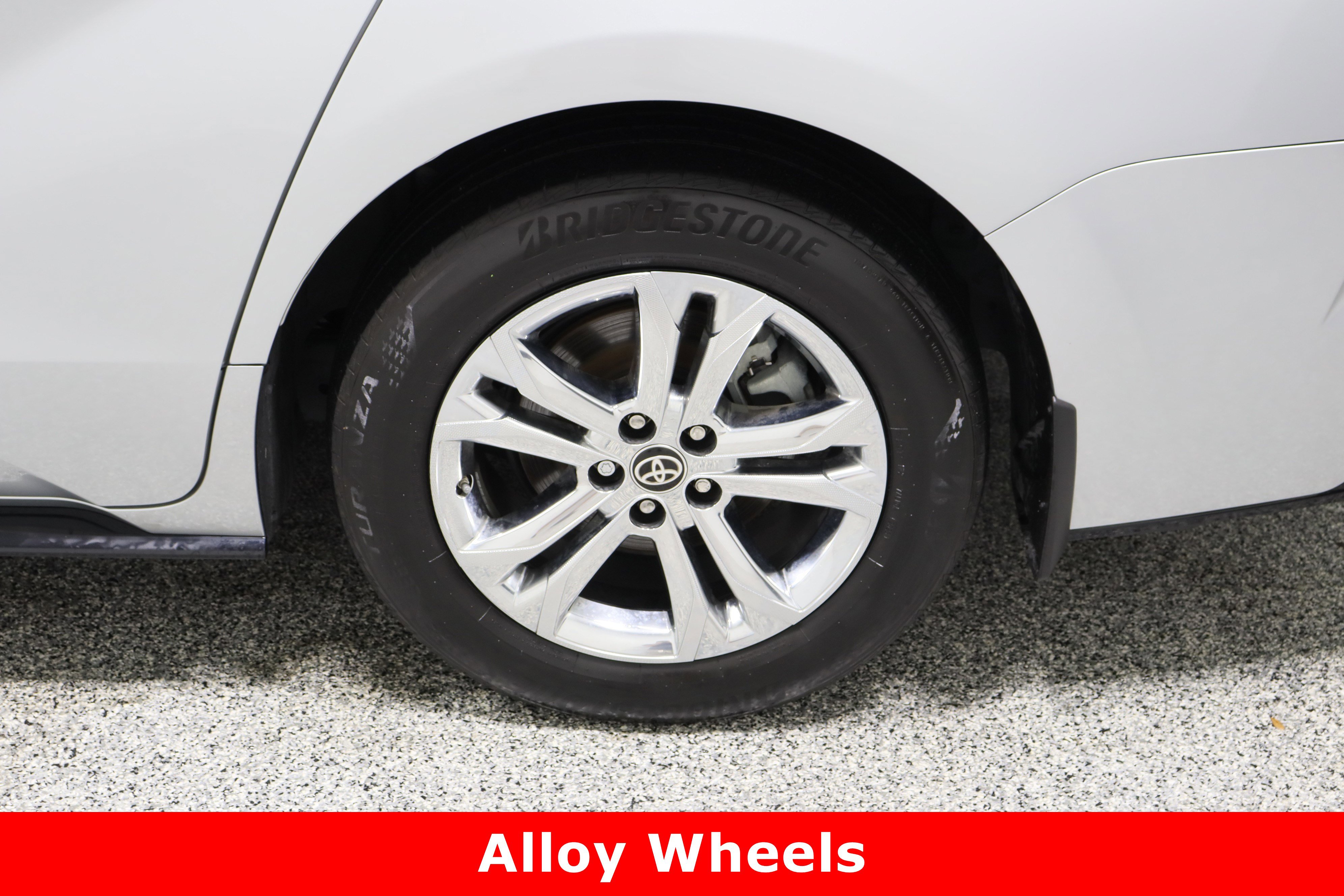 Used 2023 Toyota Sienna XSE image 10