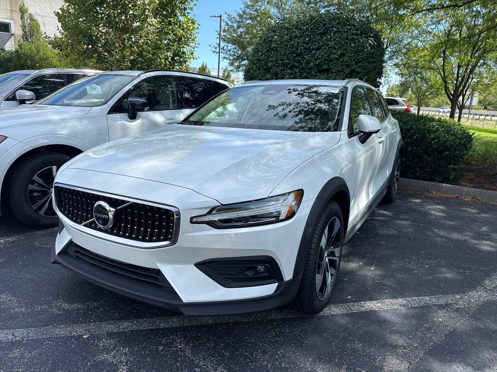 Used 2025 Volvo V60 B5 Cross Country Plus