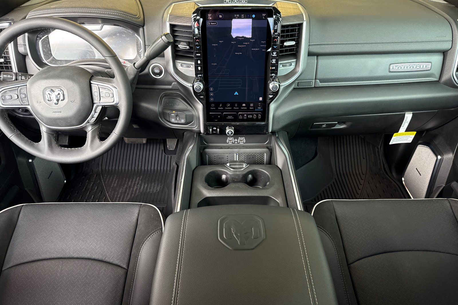 New 2026 RAM 3500 Laramie AWD/4WD image 4