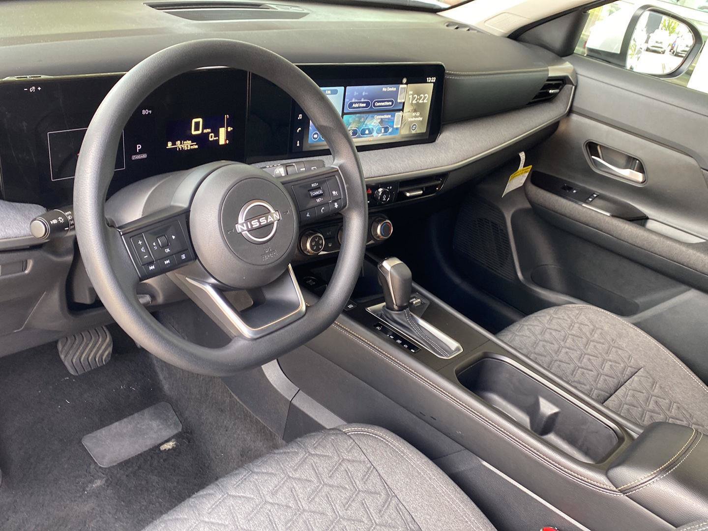 Certified 2025 Nissan Kicks SV AWD/4WD image 17