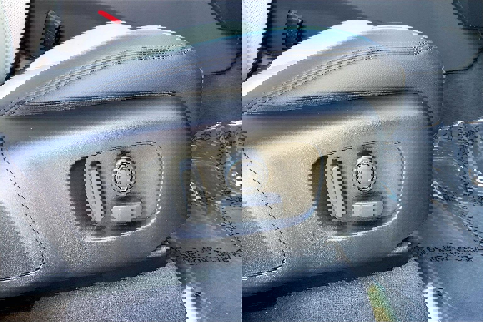 Used 2025 Land Rover Range Rover Velar S image 34