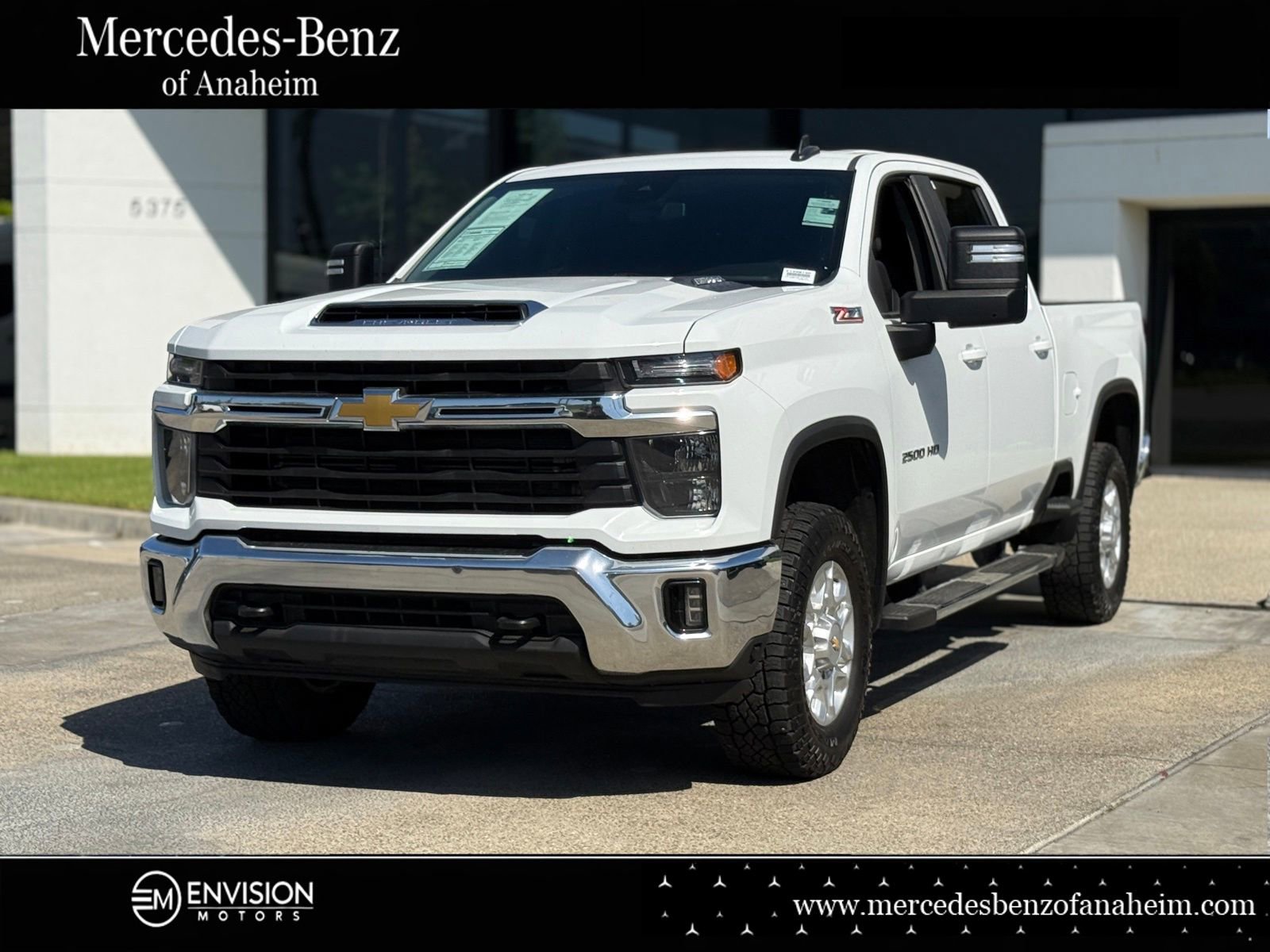Used 2024 Chevrolet Silverado 2500 LT AWD/4WD image 1