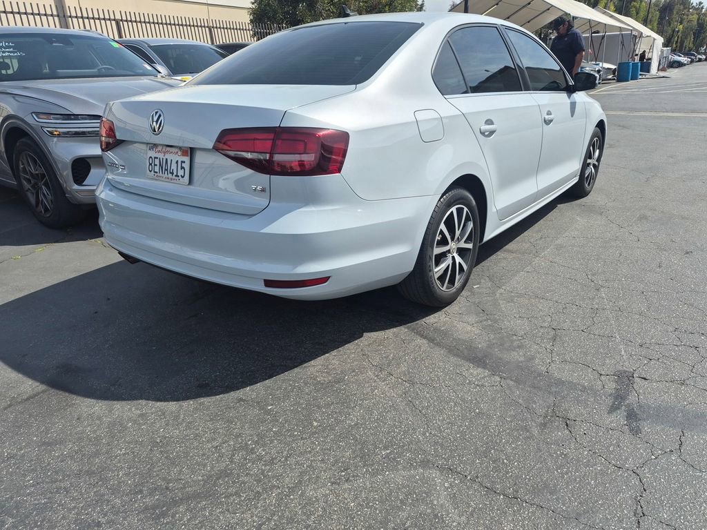 Used 2018 Volkswagen Jetta SE image 5
