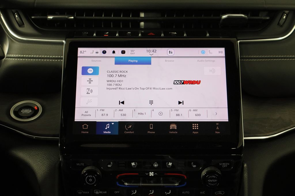 New 2024 Jeep Grand Cherokee Overland image 28