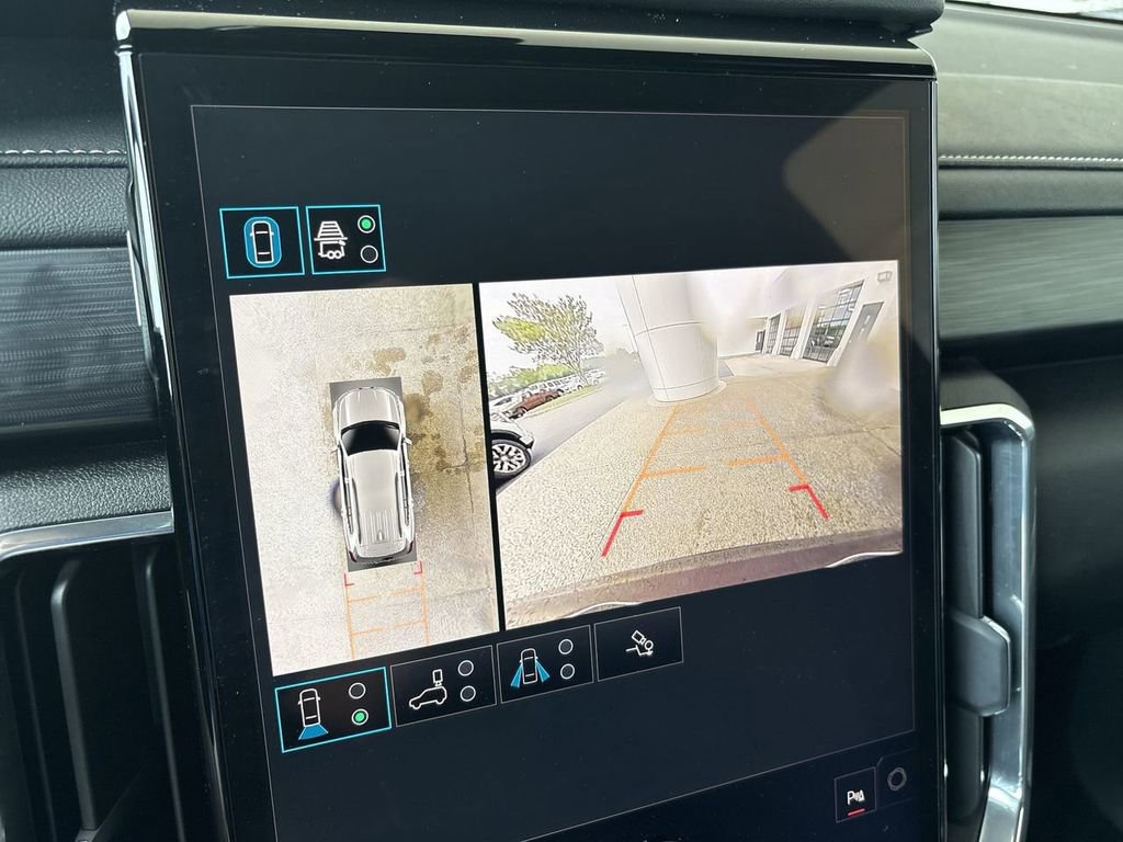 Certified 2025 GMC Acadia Elevation FWD image 15