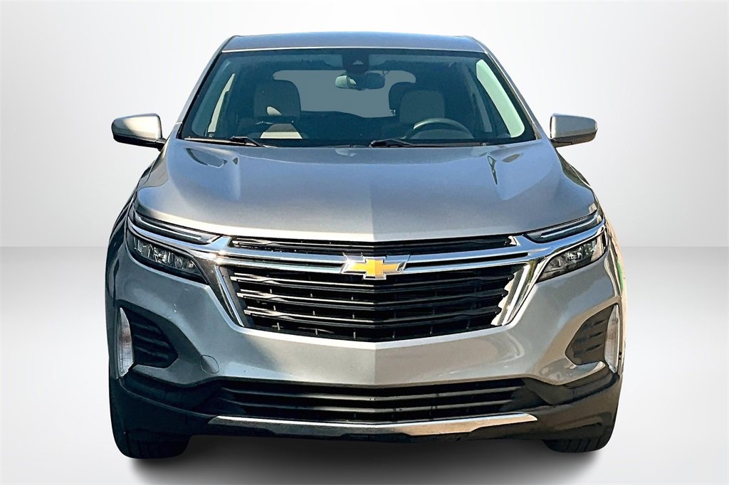 Used 2023 Chevrolet Equinox LT image 2