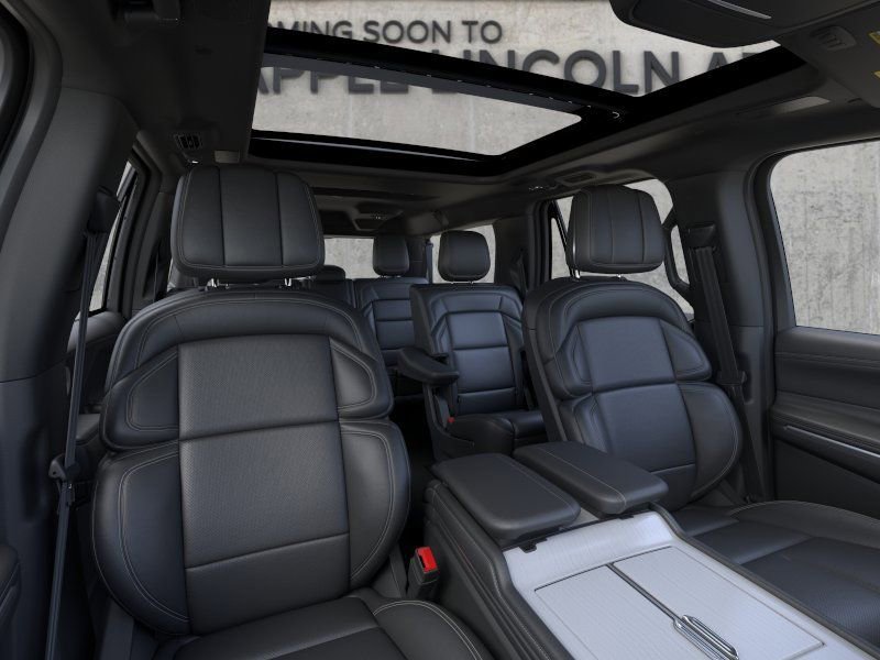 New 2026 Lincoln Navigator L Reserve AWD/4WD image 11