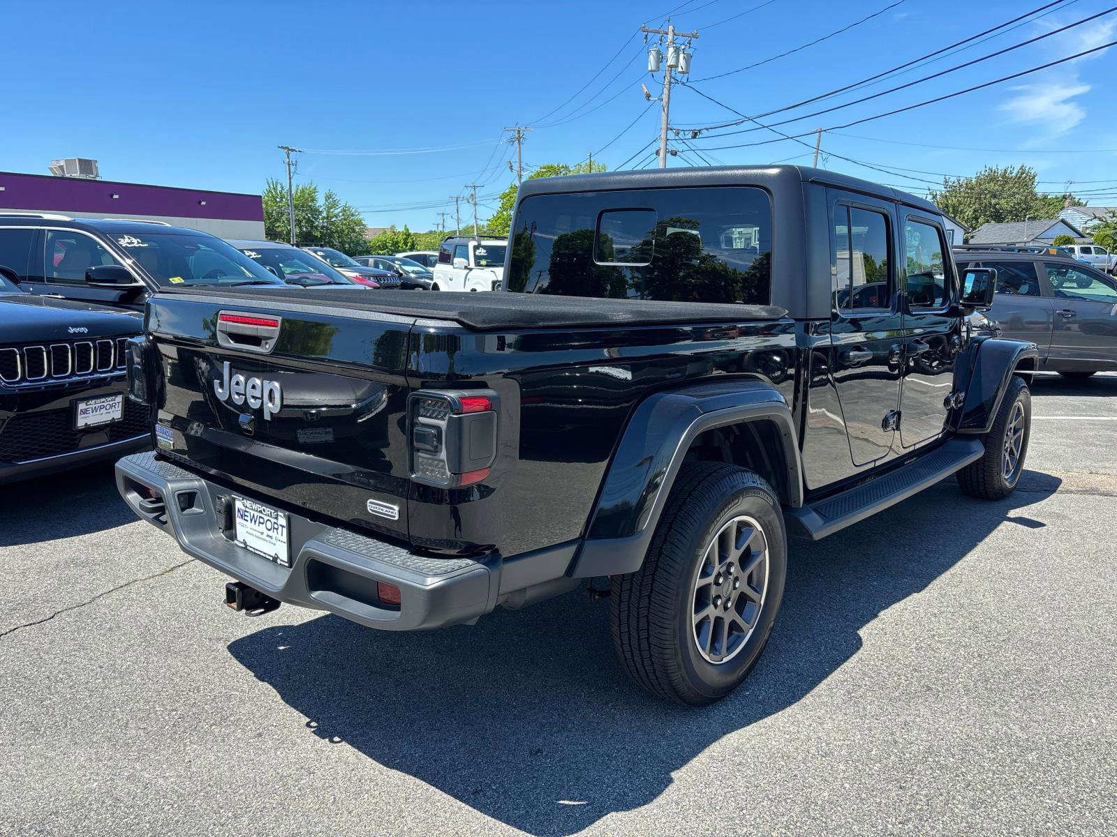 Used 2021 Jeep Gladiator Overland w/ Popular Equipment Package AWD/4WD image 2