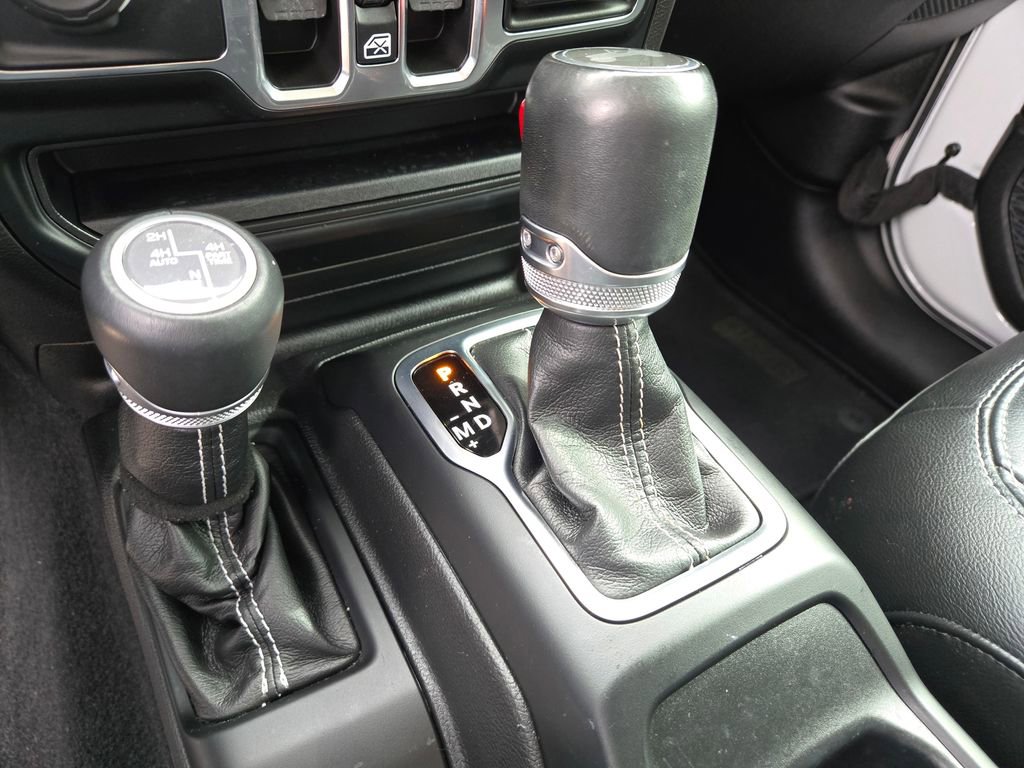 Used 2022 Jeep Wrangler Unlimited Sahara w/ Cold Weather Group image 21