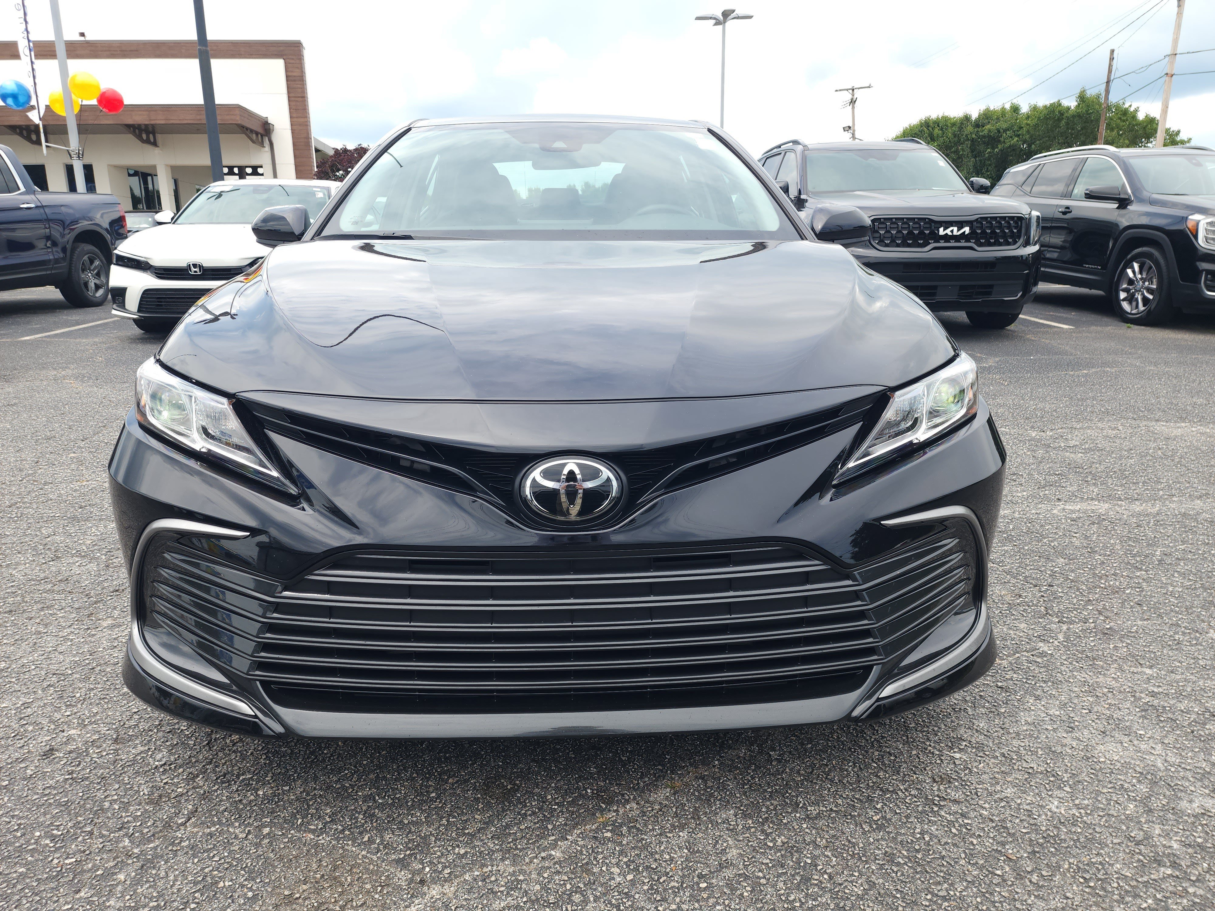 Used 2024 Toyota Camry LE FWD image 9