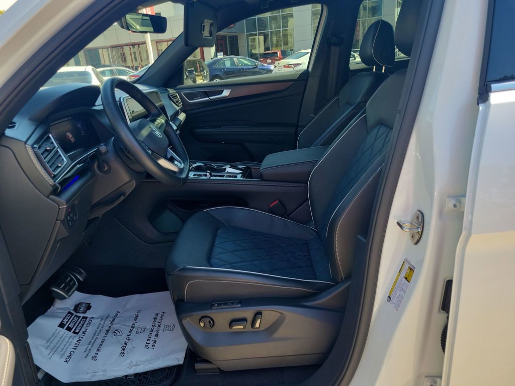 Used 2024 Volkswagen Atlas Cross Sport SEL Premium R-Line image 16