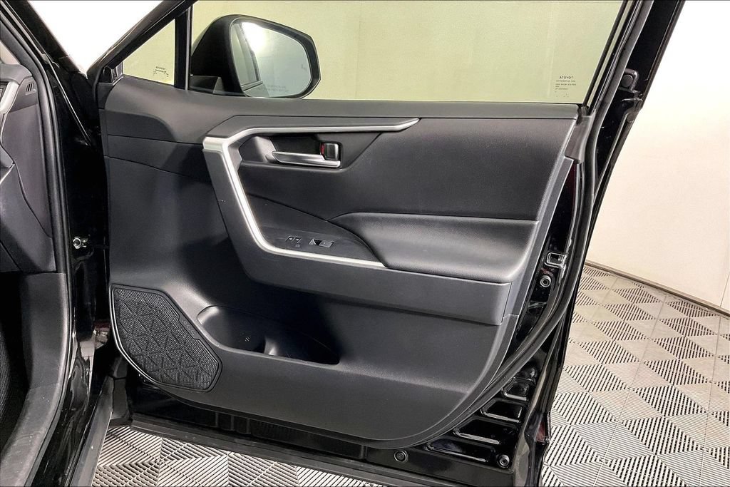 Used 2024 Toyota RAV4 XLE Premium FWD image 22