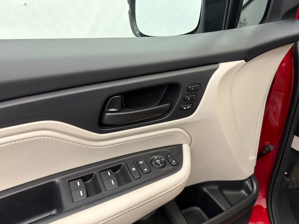 Used 2026 Honda Odyssey EX-L image 12