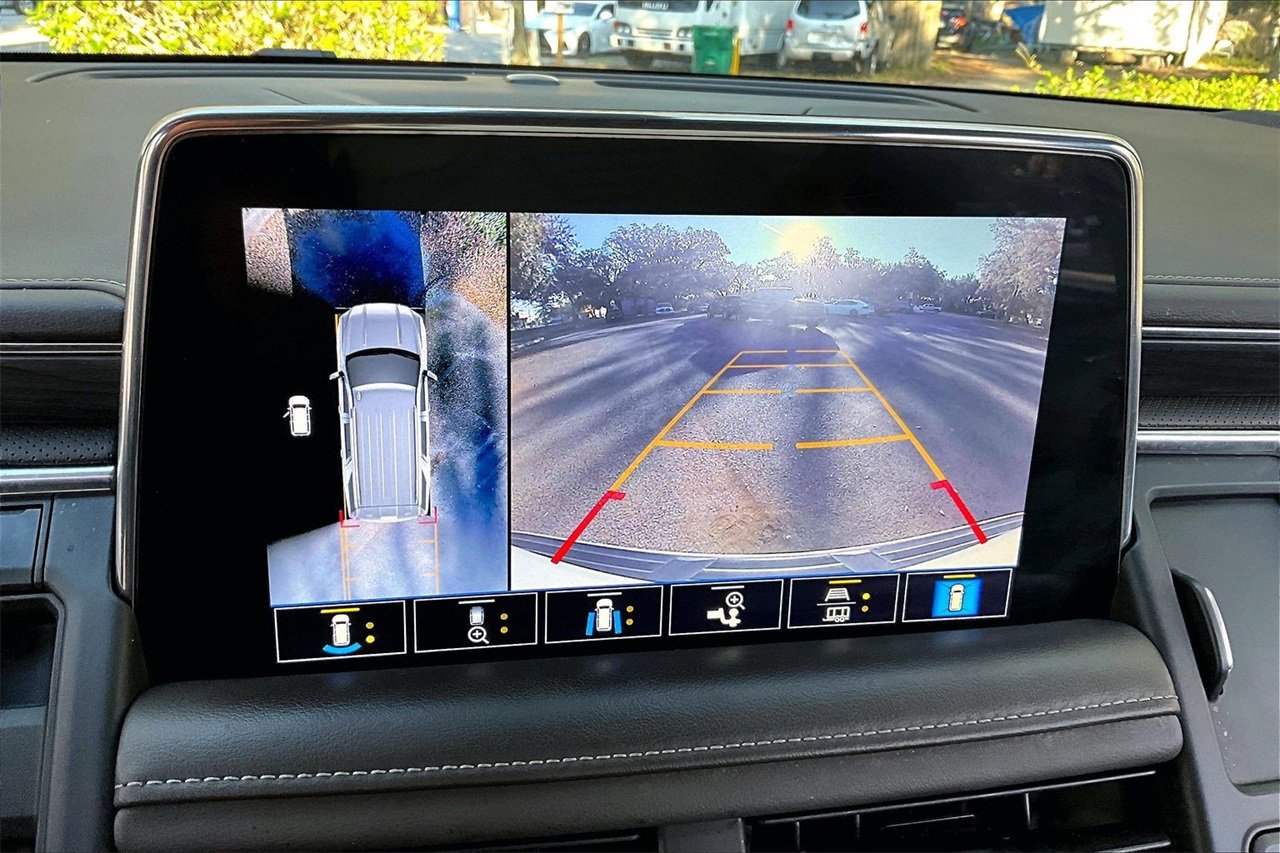 Used 2021 GMC Yukon SLT w/ SLT Luxury Plus Package image 13