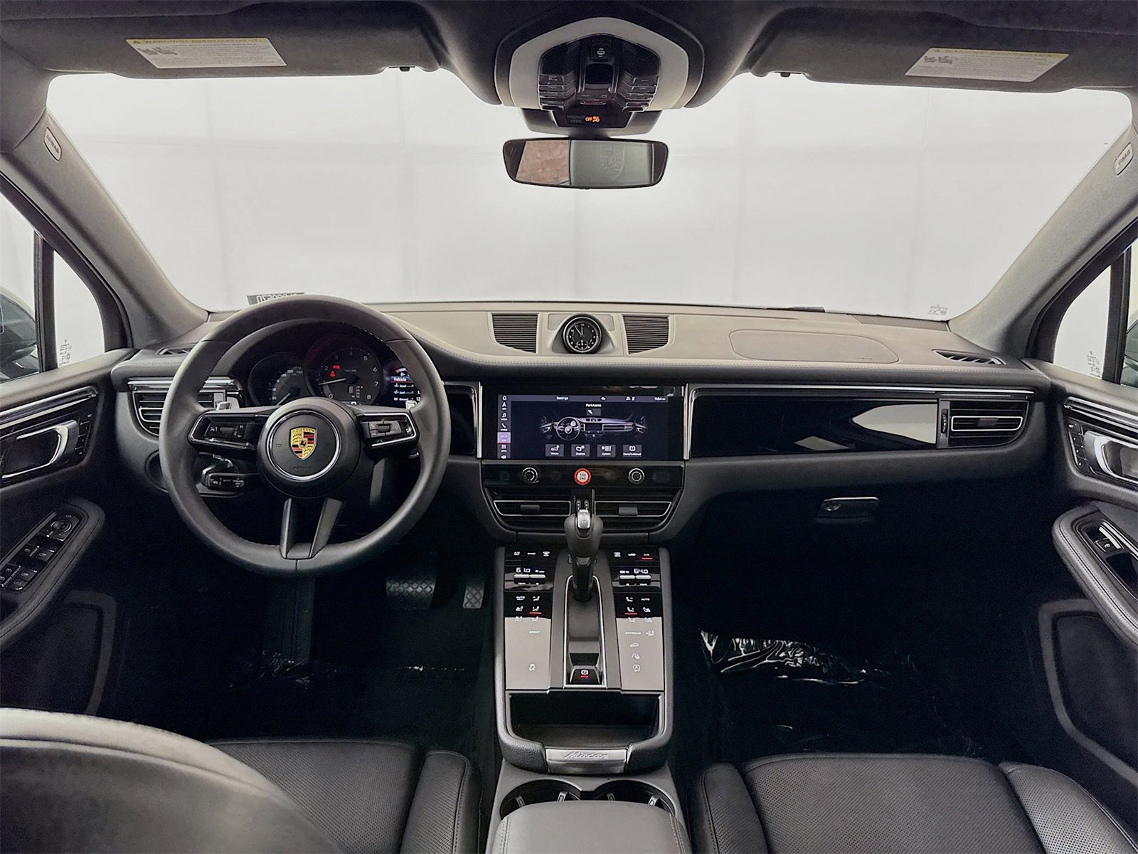 Used 2025 Porsche Macan image 27