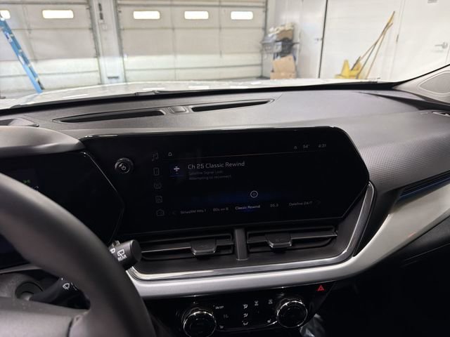 Certified 2025 Chevrolet Trax LT w/ LT Convenience Package image 22