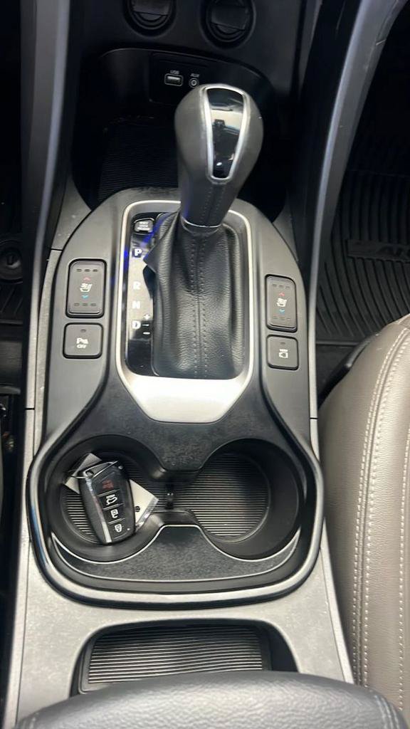 Used 2017 Hyundai Santa Fe Limited AWD/4WD image 24