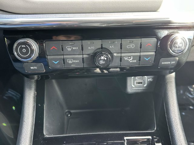Used 2023 Jeep Compass Limited w/ Sun and Sound Group AWD/4WD image 36