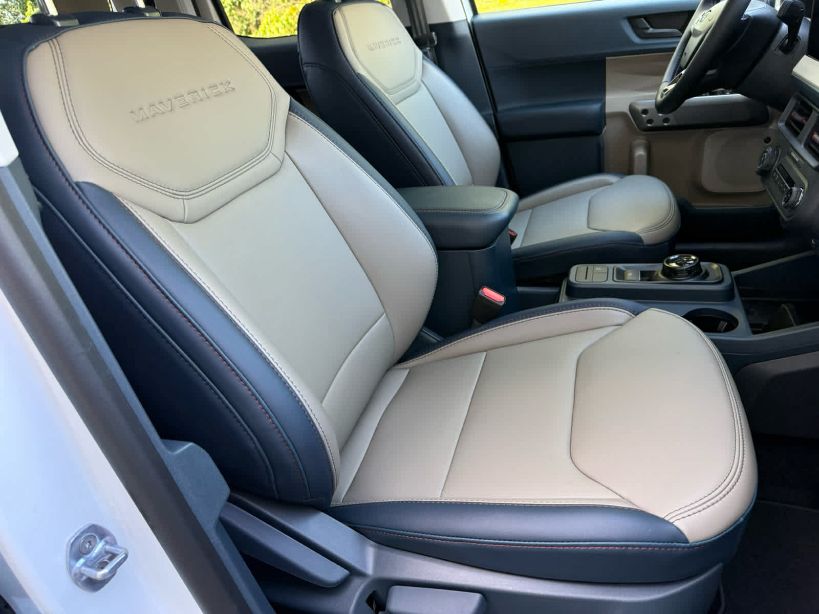 New 2026 Ford Maverick Lariat w/ 4K Tow Package AWD/4WD image 7