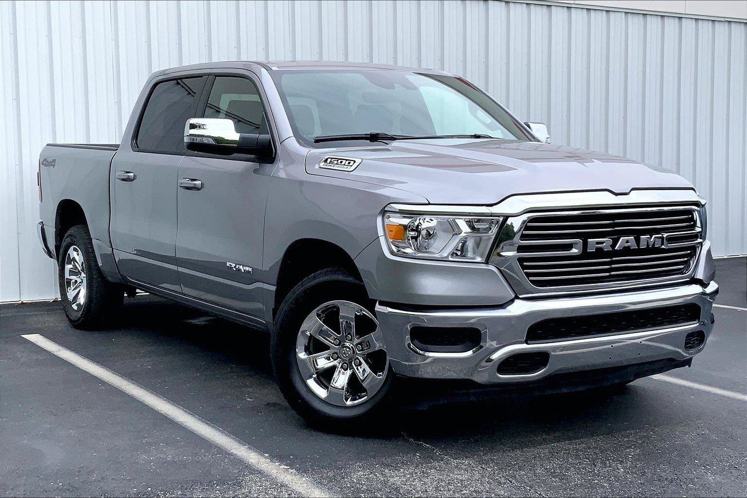 Used 2024 RAM 1500 Laramie AWD/4WD image 32