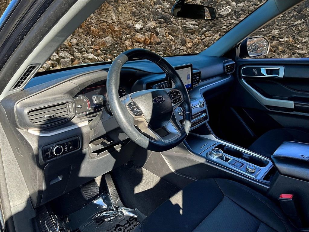 Used 2023 Ford Explorer XLT image 11