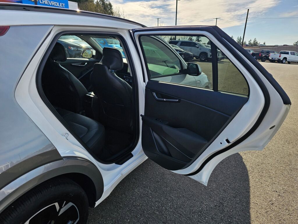 Certified 2023 Kia Niro Wave w/ Wave Preserve Package image 27