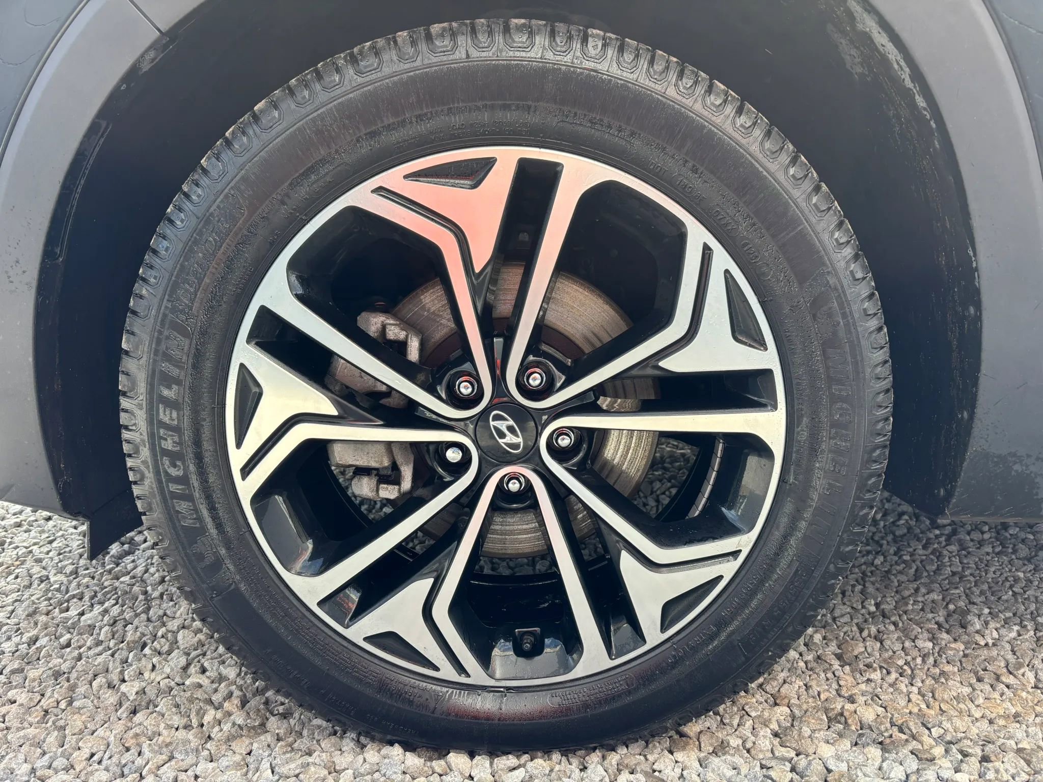 Used 2019 Hyundai Santa Fe Limited w/ Cargo Package image 6