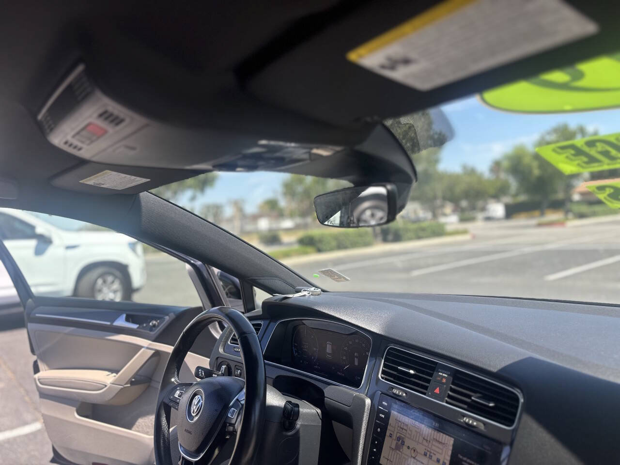 Used 2019 Volkswagen e-Golf SEL Premium FWD image 25