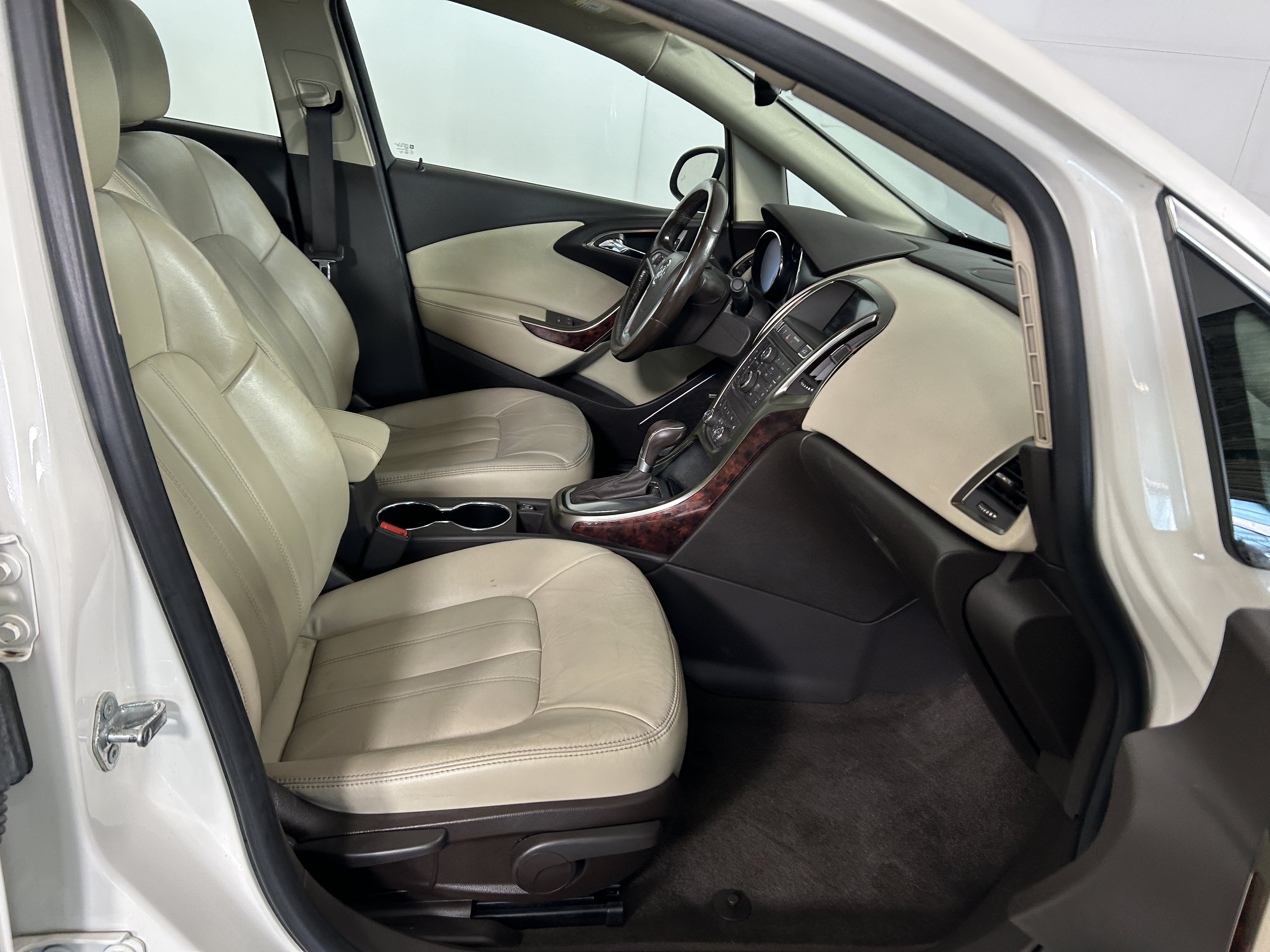 Used 2014 Buick Verano Leather FWD image 23