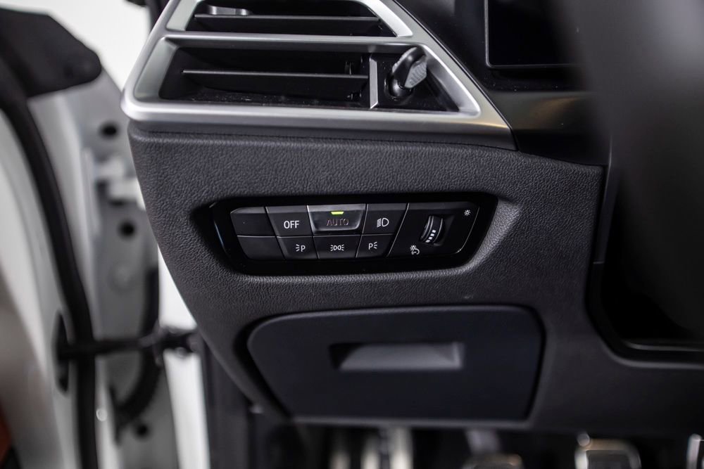 Used 2025 BMW M4 Coupe w/ Executive Package image 39