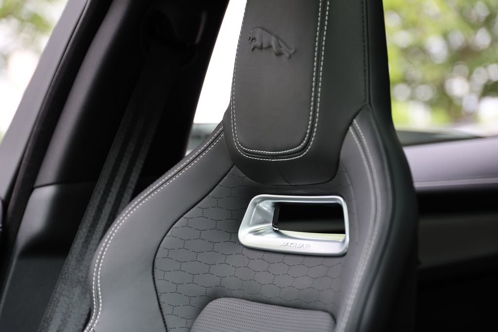 Used 2026 Jaguar F-PACE R-Dynamic S AWD/4WD image 15