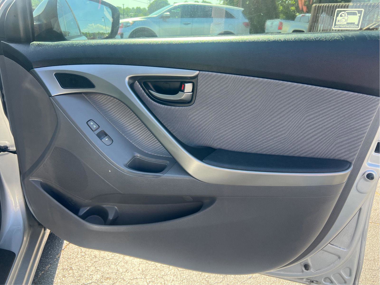Used 2013 Hyundai Elantra GLS w/ Preferred Pkg FWD image 13