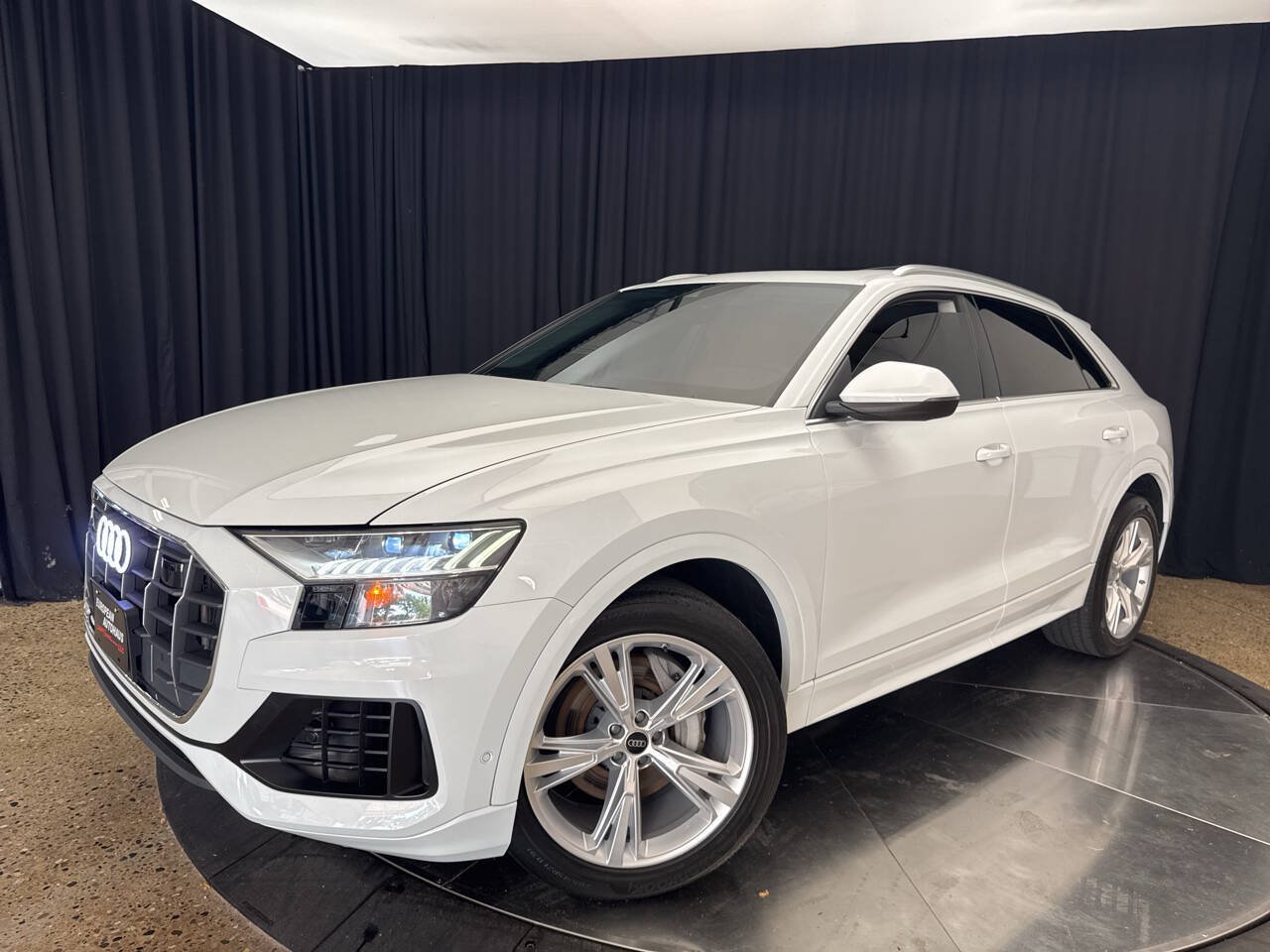 Used 2023 Audi Q8 Premium w/ Convenience Package AWD/4WD image 2