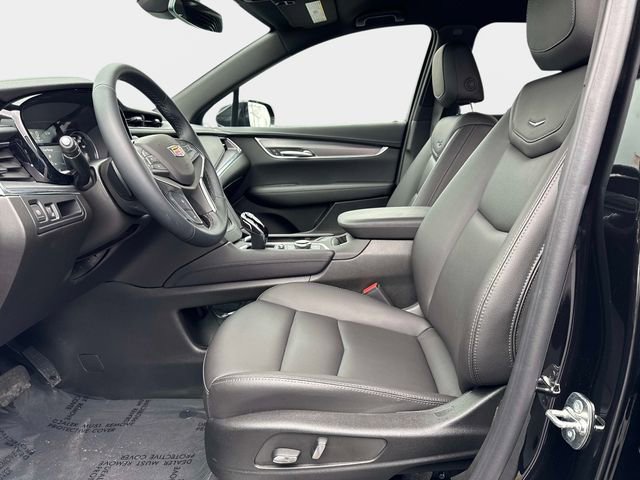 New 2025 Cadillac XT5 Luxury image 16