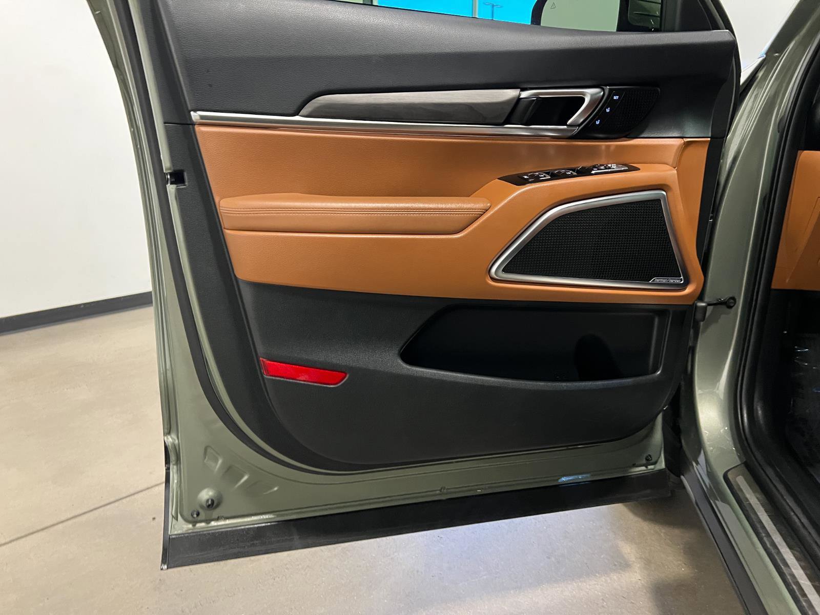 Used 2024 Kia Telluride SX X-Pro image 27