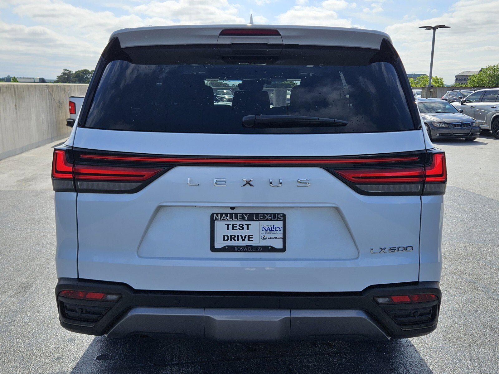 Used 2023 Lexus LX 600 4WD w/ Appearance Package image 10