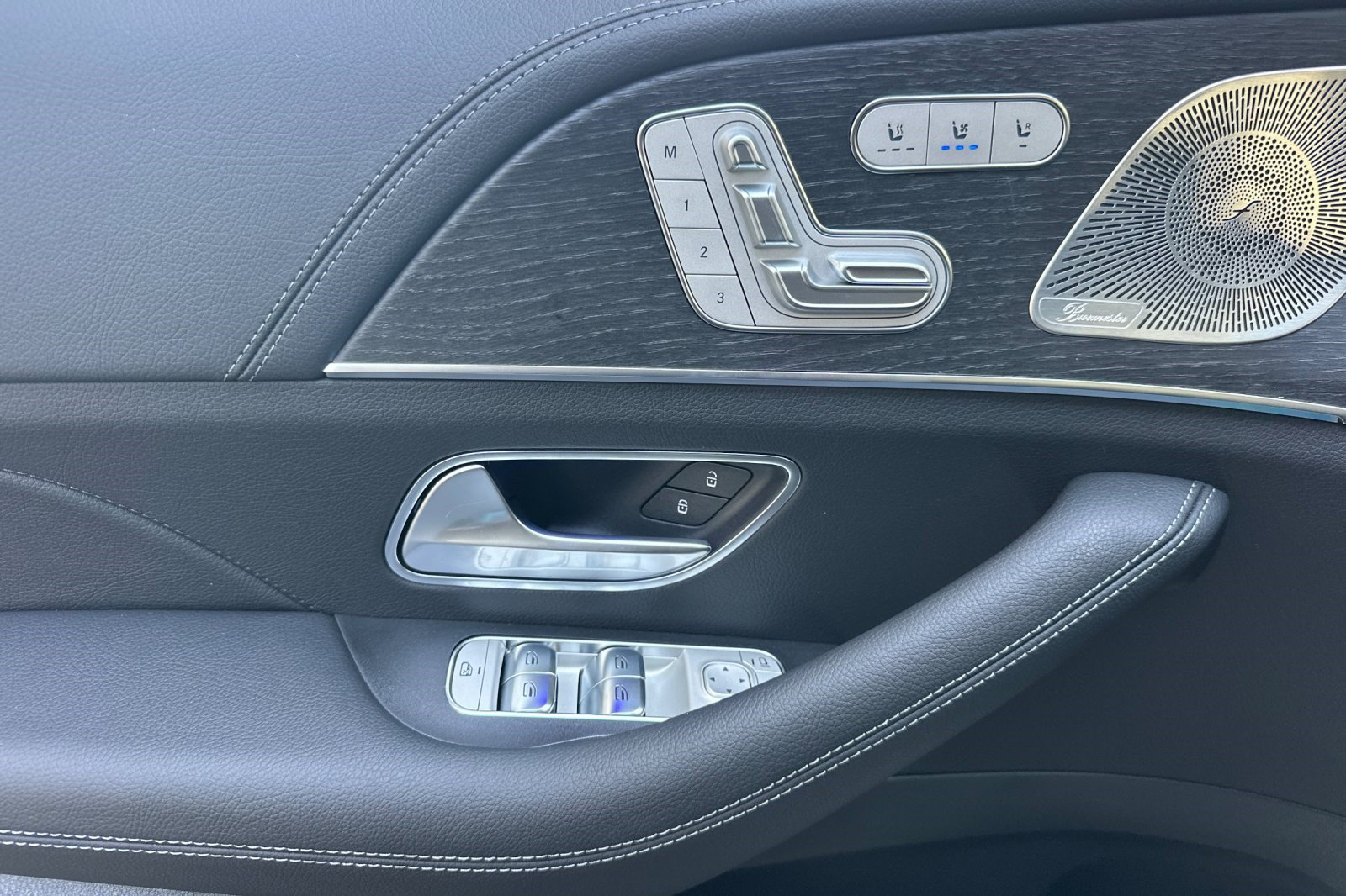 New 2026 Mercedes-Benz GLS 580 4MATIC image 14