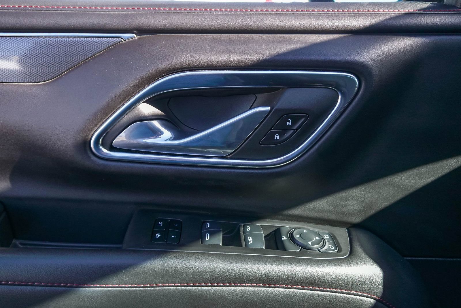 Used 2024 Chevrolet Suburban RST RWD image 20