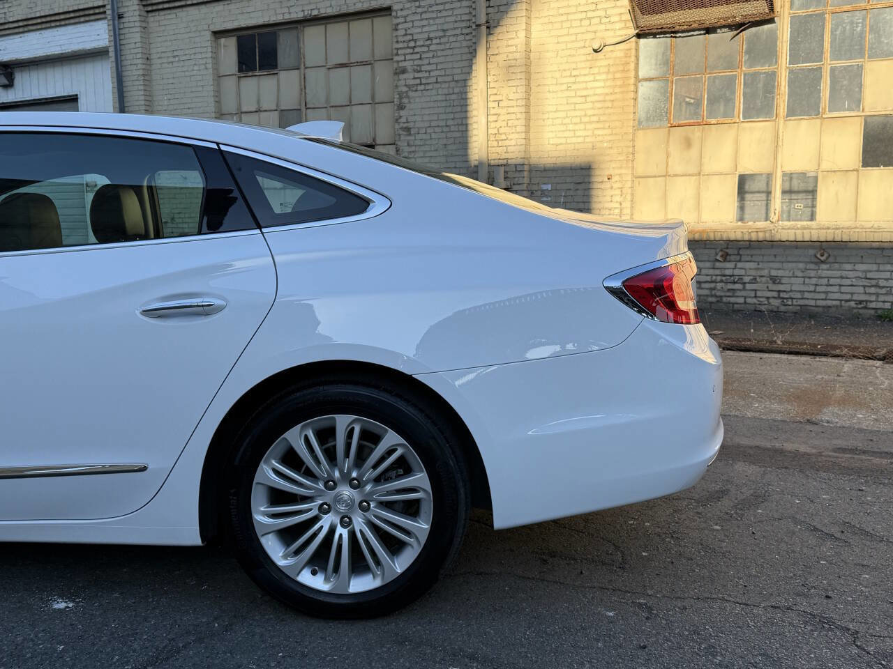 Used 2019 Buick LaCrosse Essence image 19