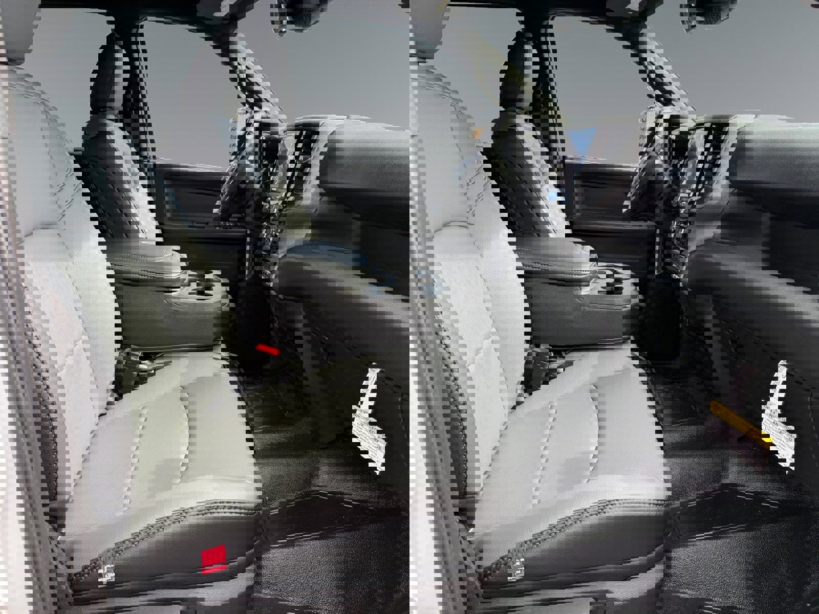New 2026 RAM 5500 4x4 Crew Cab image 15