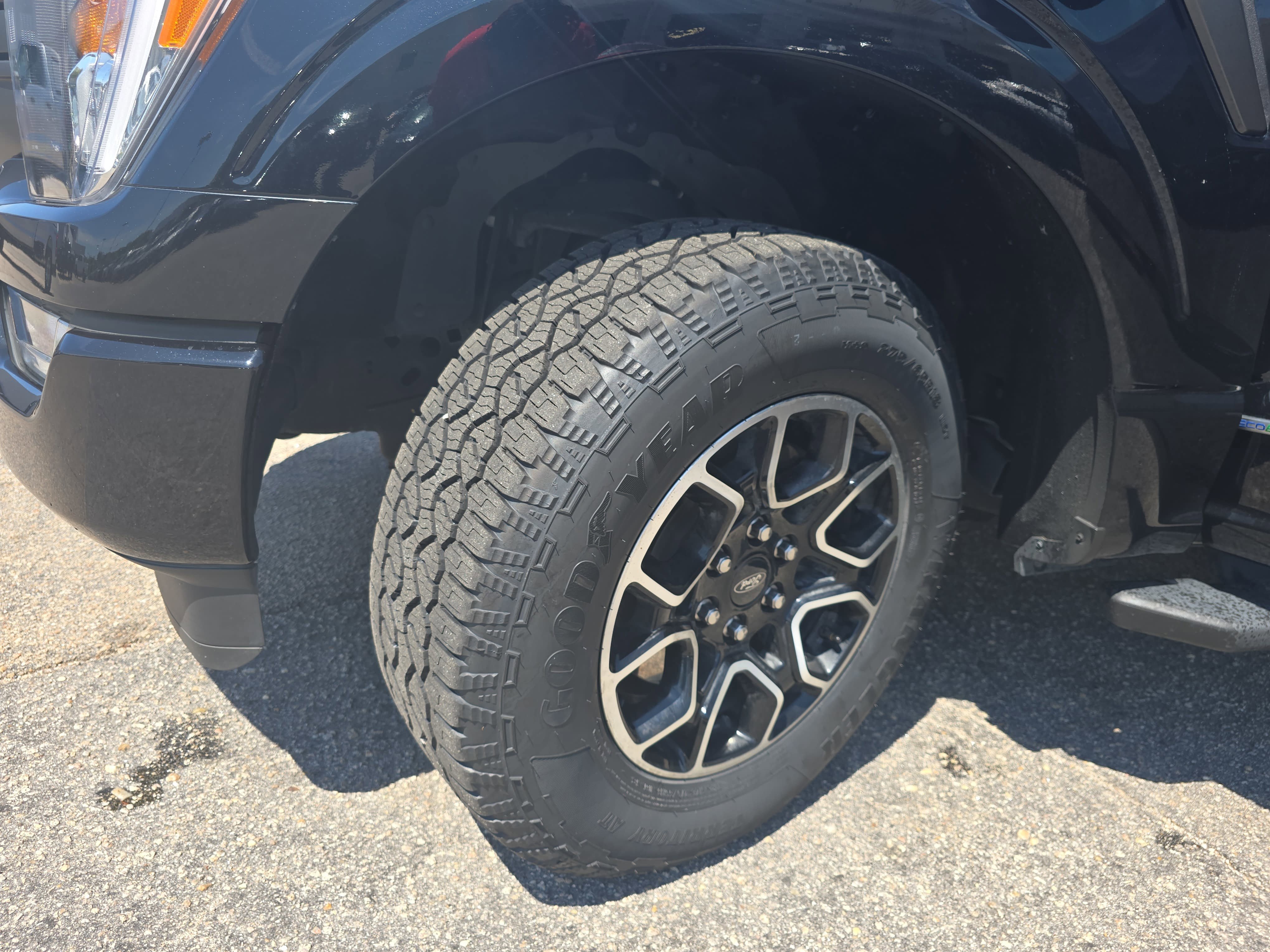 Used 2022 Ford F150 XLT w/ Equipment Group 302A High AWD/4WD image 32