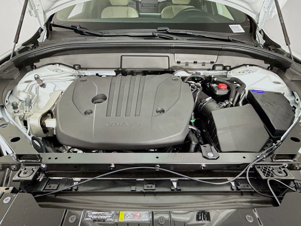 Used 2026 Volvo XC60 B5 Plus w/ Climate Package PRO image 29