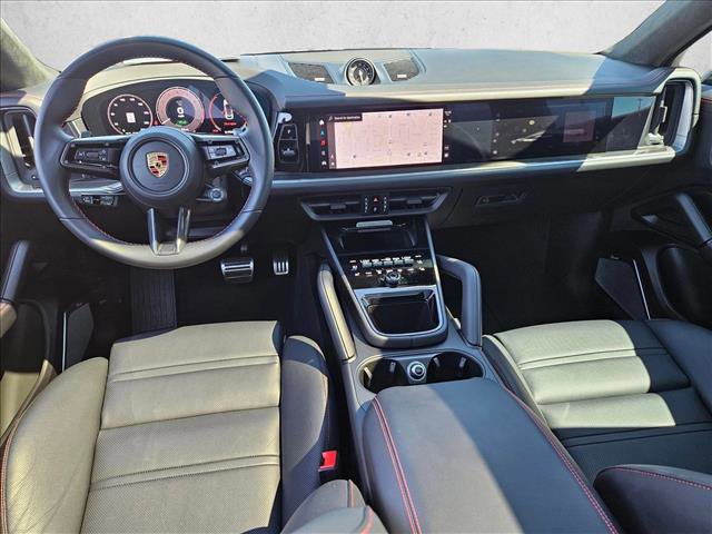 Used 2024 Porsche Cayenne Turbo image 17
